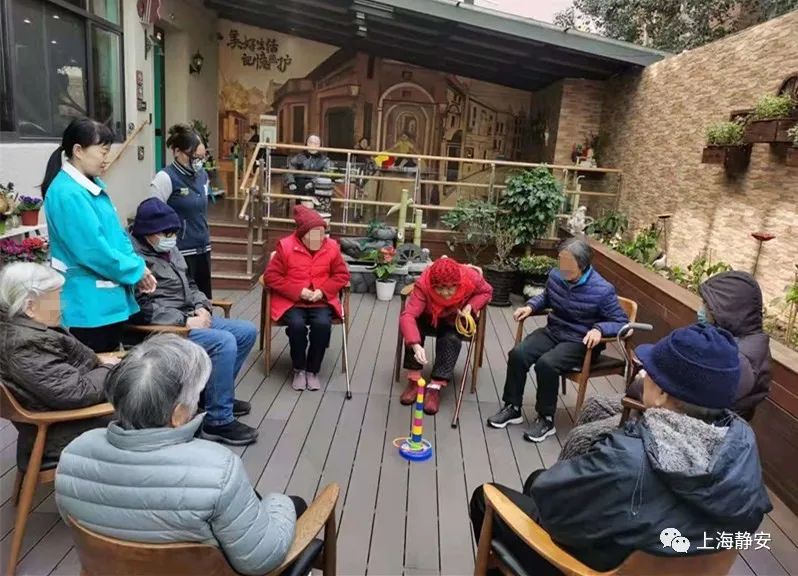 醫(yī)療、康復(fù)、生活照料……這些需求在家門口就能解決！靜安這里正打造“沒有圍墻的養(yǎng)老院”(圖1)